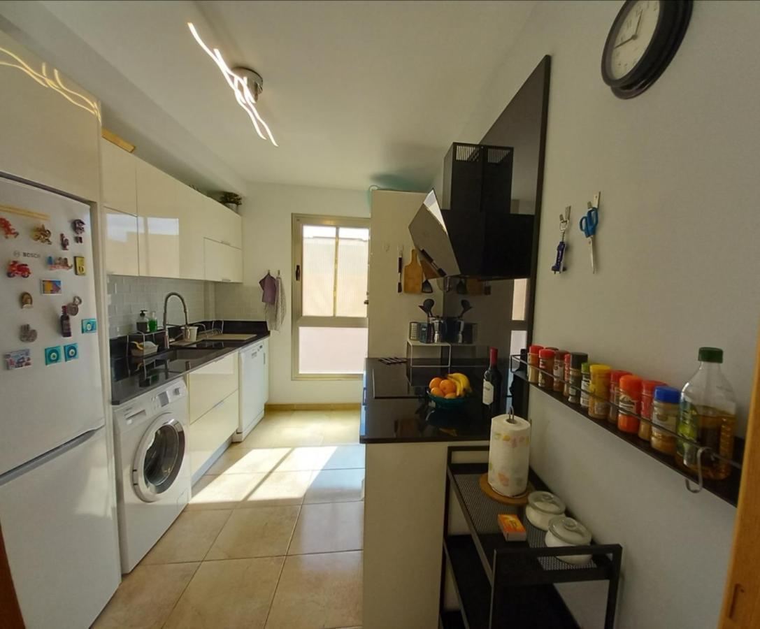 Modern House With 2 Bedrooms Near The Beach Castillo del Romeral Eksteriør billede
