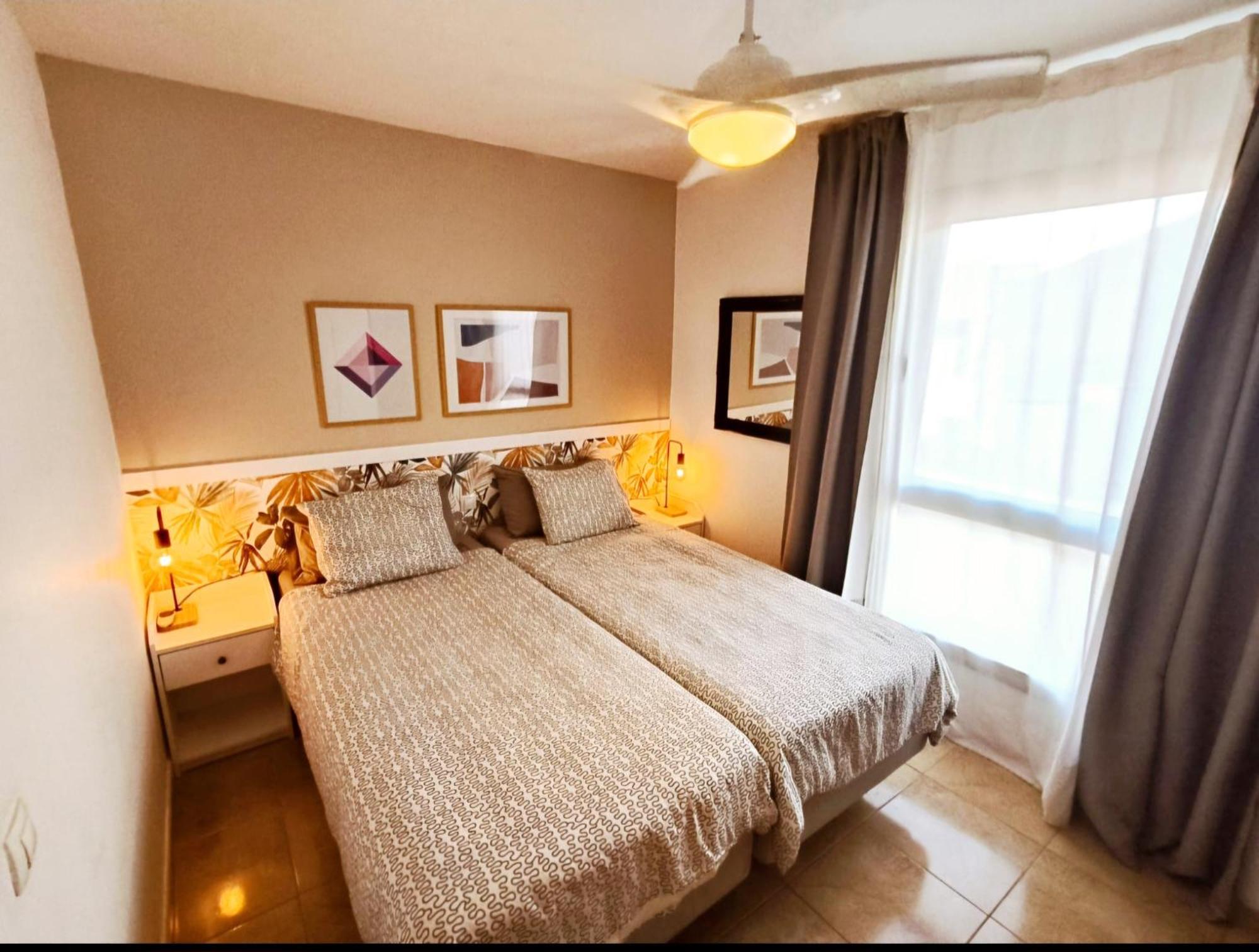 Modern House With 2 Bedrooms Near The Beach Castillo del Romeral Eksteriør billede