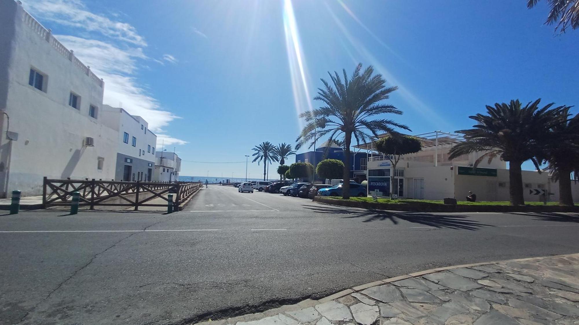 Modern House With 2 Bedrooms Near The Beach Castillo del Romeral Eksteriør billede